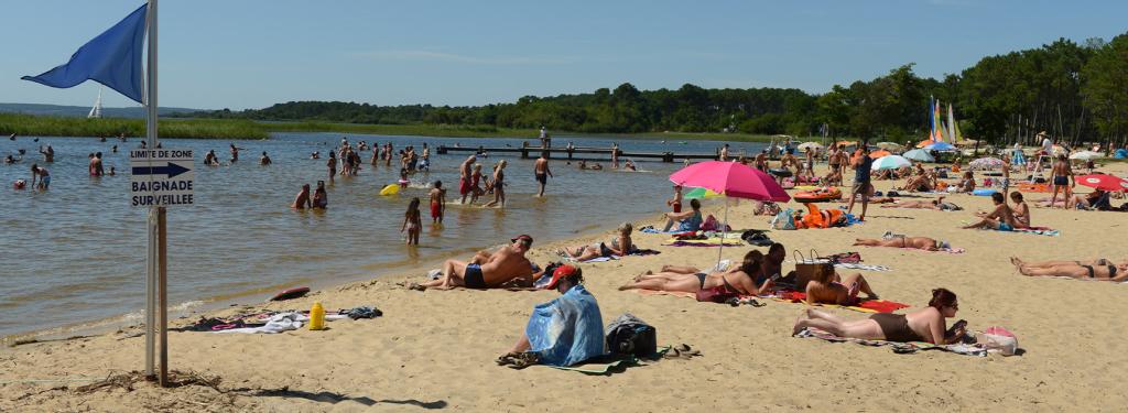 Plage du lac camping Le Pipiou