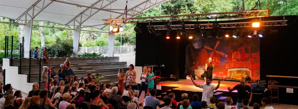 Spectacle au camping Les Pierres Couchées