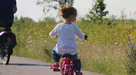 Balade à vélo au camping de Lauwersoog aux Pays-Bas